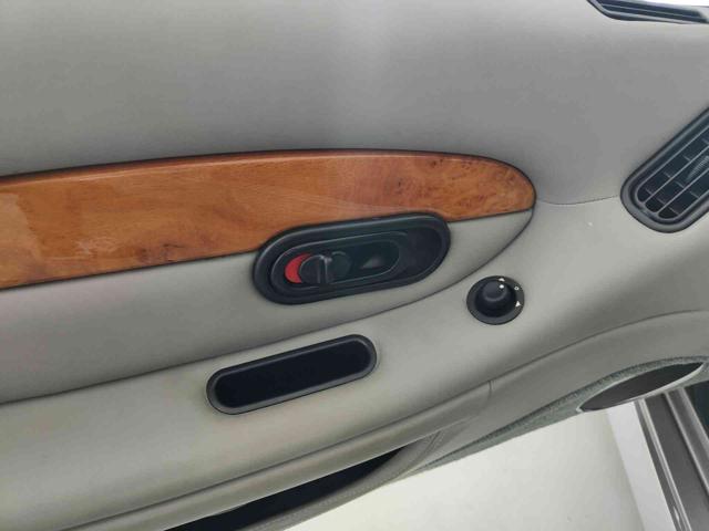 ASTON MARTIN DB7 usata, con Chiusura centralizzata
