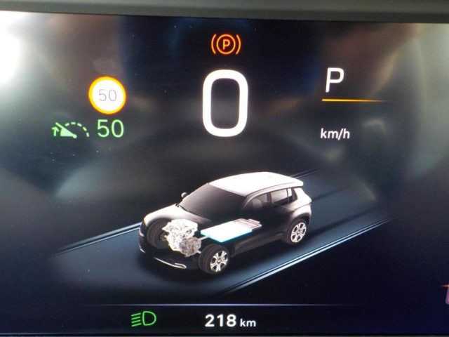 JEEP Avenger usata, con USB