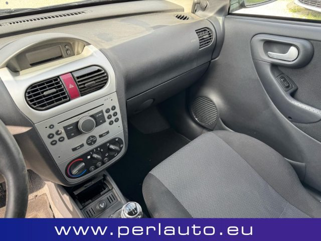 OPEL Corsa usata, con Autoradio