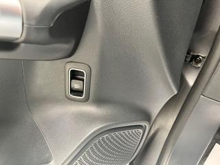 MERCEDES-BENZ GLB 200 usata, con Chiusura centralizzata