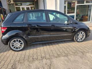 MERCEDES-BENZ B 180 usata, con Chiusura centralizzata