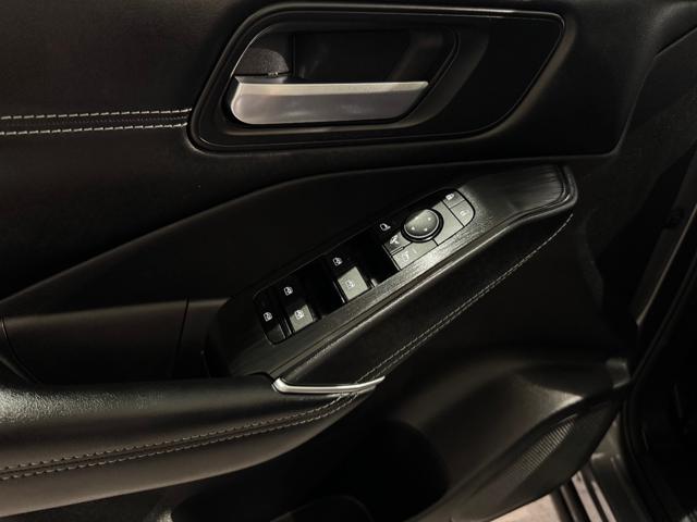 NISSAN Qashqai usata, con USB