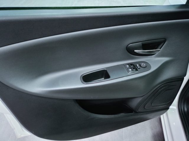 LANCIA Ypsilon usata, con Lettore CD