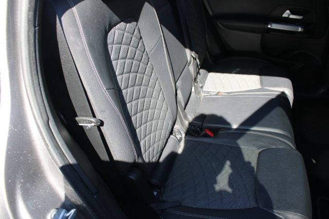 MERCEDES-BENZ GLB 200 usata, con Fari Xenon