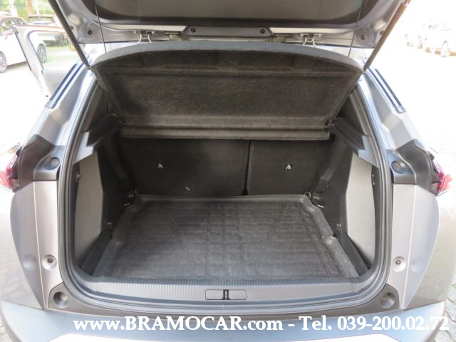 PEUGEOT 2008 usata, con Leve al volante