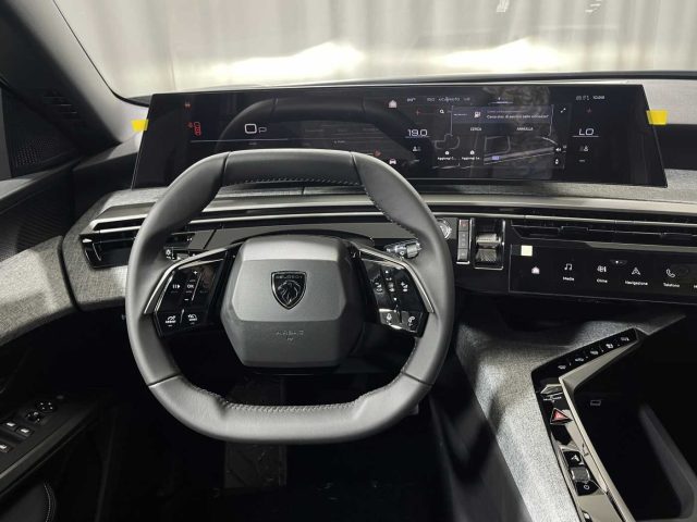 PEUGEOT 5008 usata, con Fari LED