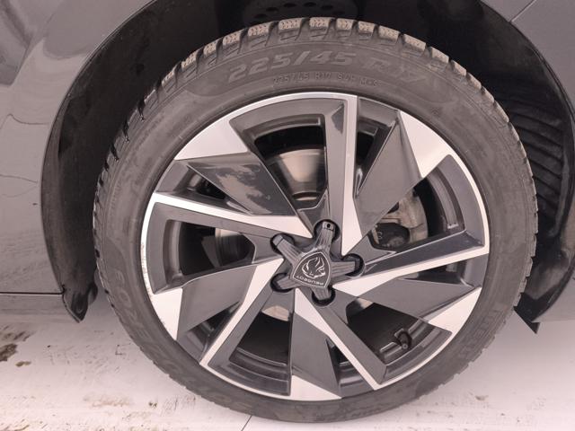 PEUGEOT 308 usata, con Luci diurne