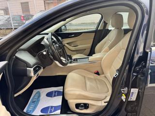 JAGUAR XE usata, con Alzacristalli elettrici