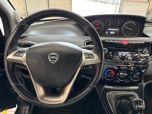 LANCIA Ypsilon usata, con Servosterzo