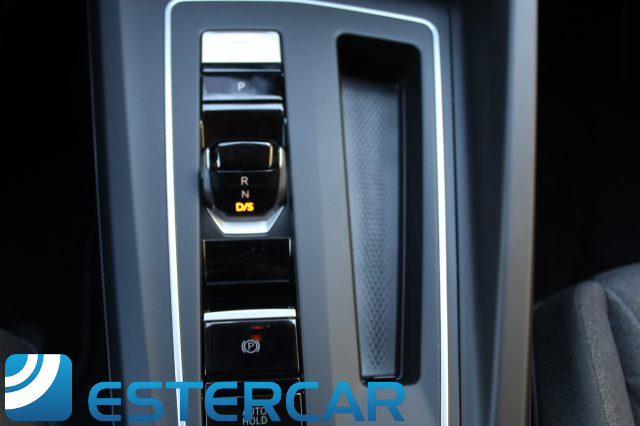 VOLKSWAGEN Golf usata, con Boardcomputer