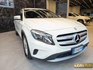 MERCEDES-BENZ GLA 200 usata, con Airbag