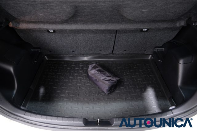 TOYOTA Yaris usata 51