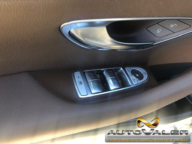 MERCEDES-BENZ E 200 usata, con Controllo trazione