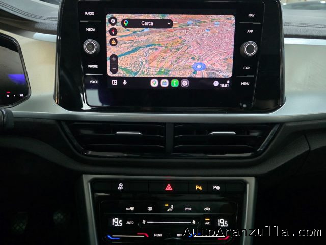 VOLKSWAGEN T-Roc usata, con USB