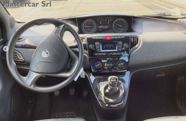 LANCIA Ypsilon usata, con Airbag laterali