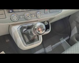 VOLKSWAGEN T6 Caravelle usata, con Autoradio digitale