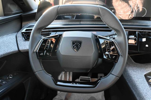 PEUGEOT 5008 usata, con Park Distance Control