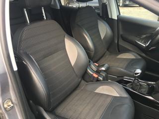 PEUGEOT 2008 usata, con Controllo automatico clima