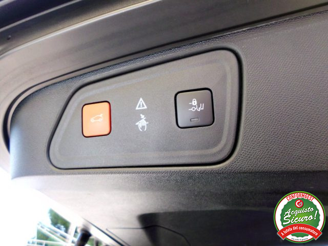 PEUGEOT 3008 usata, con Isofix