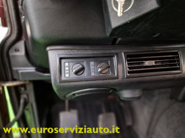 LAND ROVER Defender usata, con Hill holder