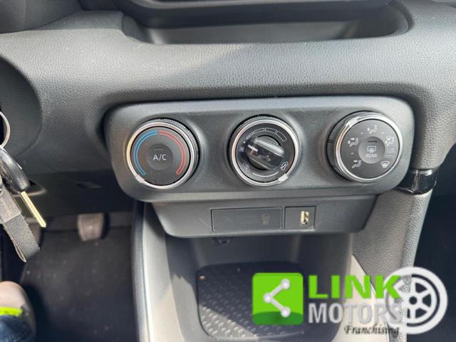 TOYOTA Yaris usata, con Airbag testa