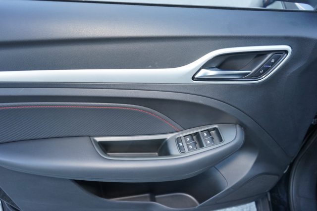 MG ZS usata, con Fari LED