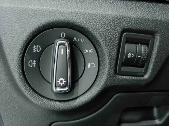 SKODA Kamiq usata, con Controllo elettronico della corsia