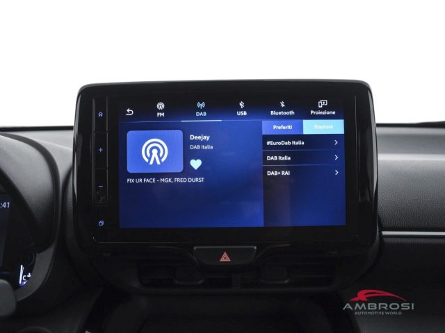 TOYOTA Yaris Cross usata 13