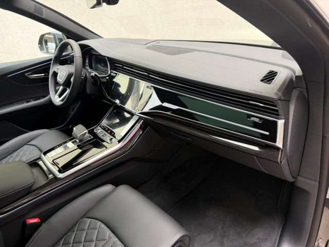 AUDI Q8 usata, con Sistema di navigazione
