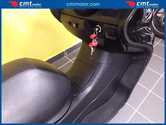 YAMAHA Majesty 400 usata 11