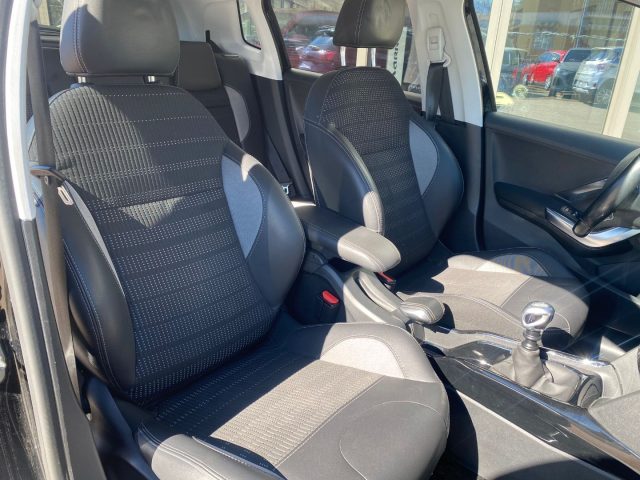 PEUGEOT 2008 usata, con Touch screen