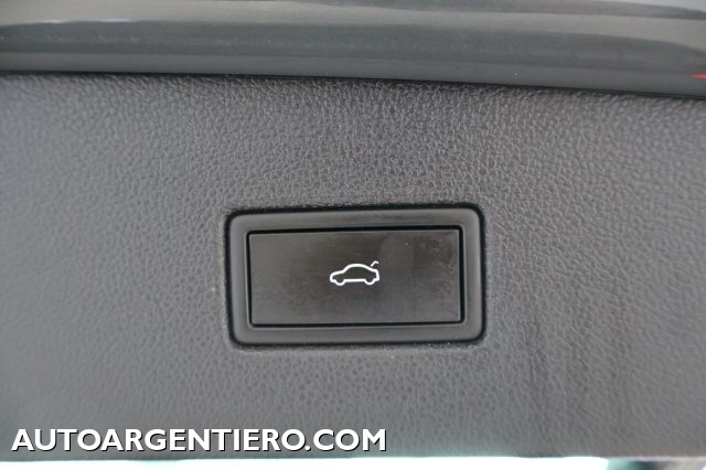 VOLKSWAGEN Tiguan usata, con Sensori di parcheggio anteriori