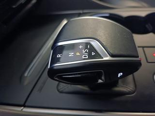 VOLKSWAGEN Touareg usata 26