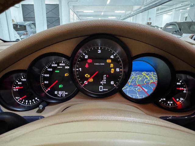 PORSCHE Panamera usata 24