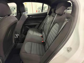 ALFA ROMEO Stelvio usata, con Autoradio digitale