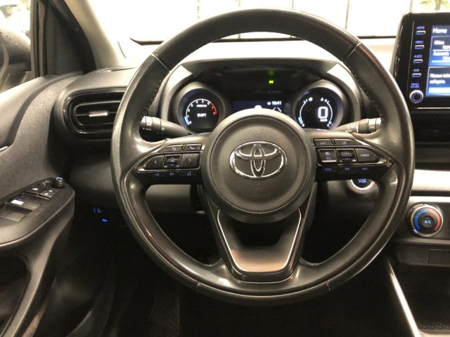 TOYOTA Yaris usata, con Autoradio digitale