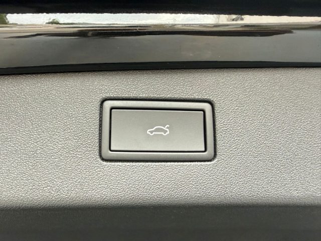 VOLKSWAGEN Tiguan usata, con Airbag testa