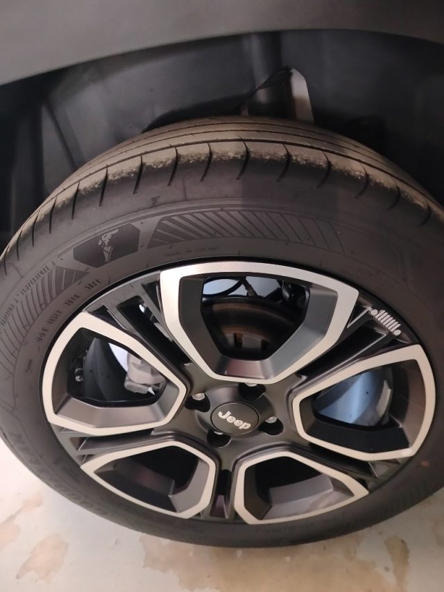 JEEP Avenger usata, con Servosterzo