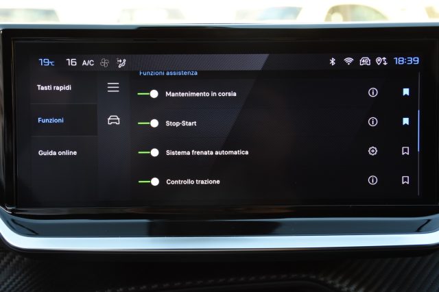 PEUGEOT 2008 usata, con Controllo vocale