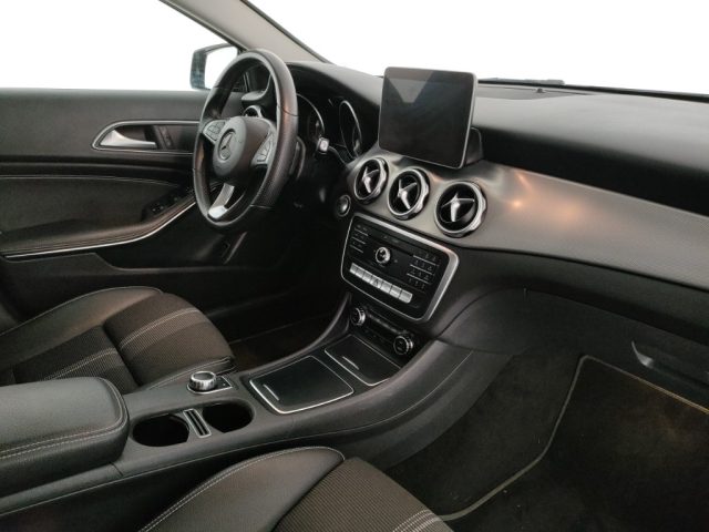 MERCEDES-BENZ GLA 180 usata, con Controllo automatico clima