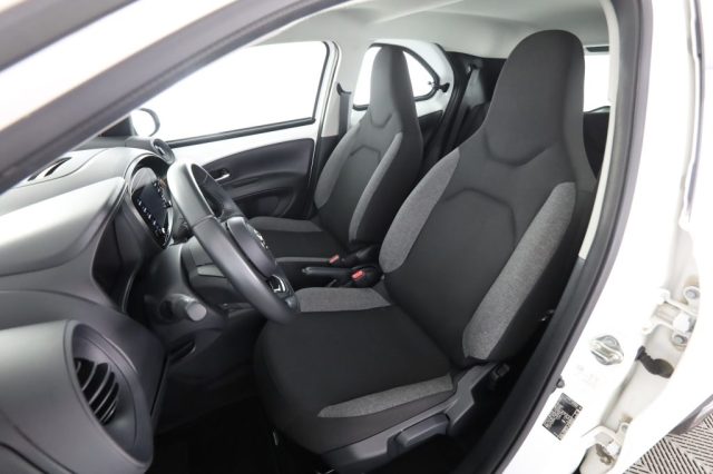TOYOTA Aygo X usata 2