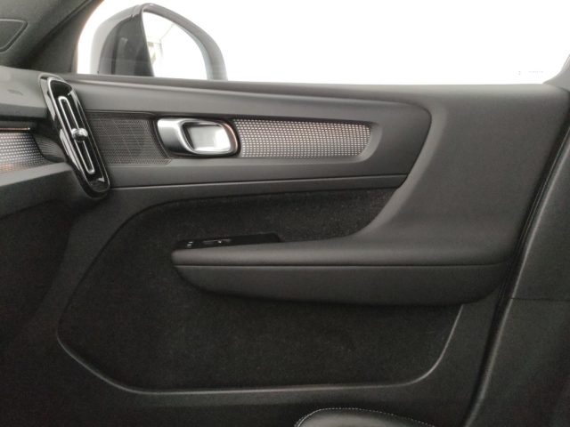 VOLVO XC40 usata, con Fari LED