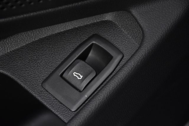 BMW 320 usata, con USB