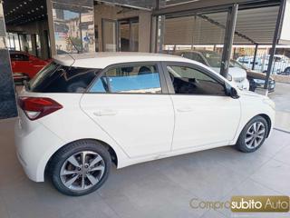 HYUNDAI i20 usata, con Autoradio