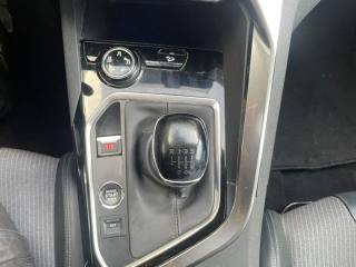PEUGEOT 3008 usata, con Sistema di navigazione