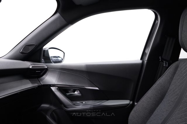 PEUGEOT 2008 usata, con Volante multifunzione