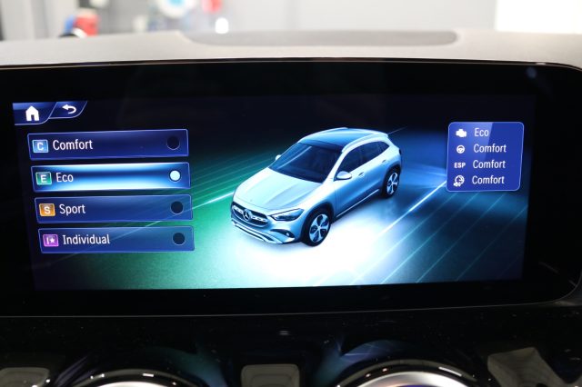 MERCEDES-BENZ GLA 200 usata 27