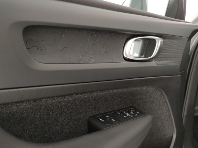 VOLVO XC40 usata, con USB