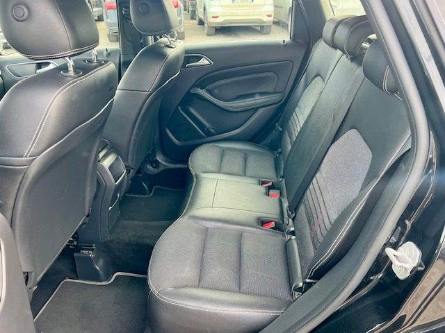 MERCEDES-BENZ B 180 usata, con Chiusura centralizzata