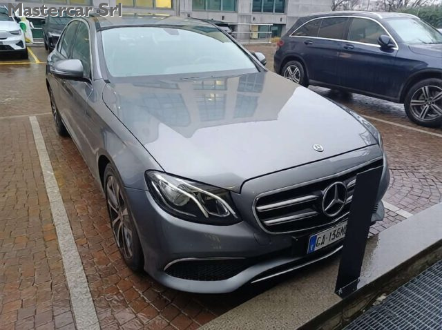 MERCEDES-BENZ E 220 usata, con Airbag Passeggero